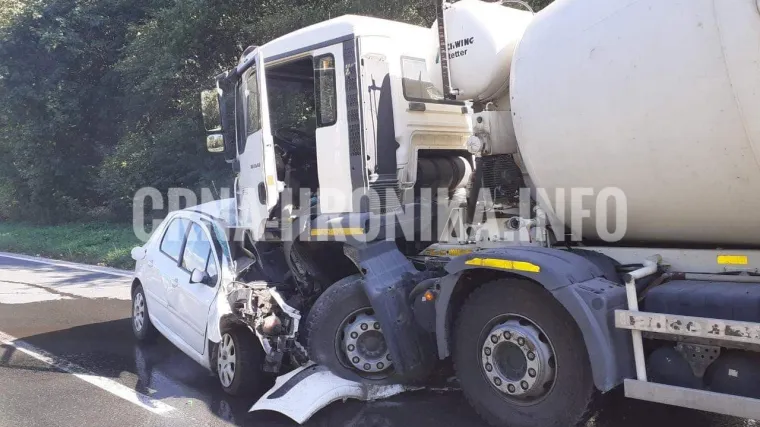 Od automobila nije ostalo gotovo ništa...