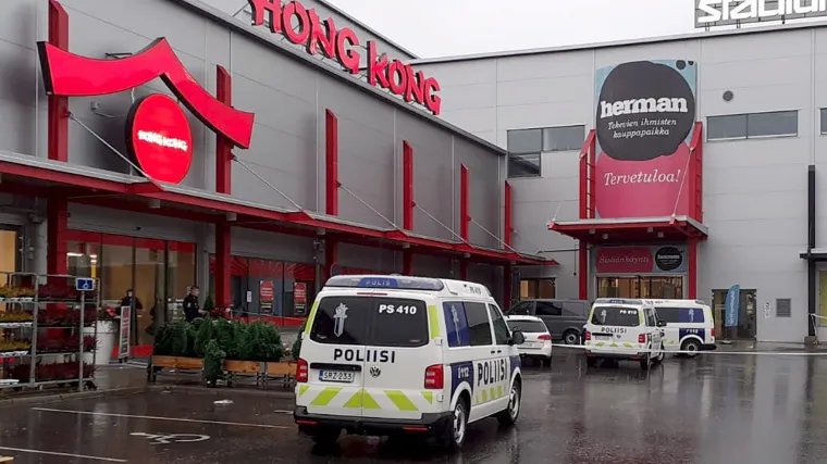 Napad mačem: U strukovnoj &scaron;koli u Finskoj jednu osobu ubio, a 10 ih ozlijedio!