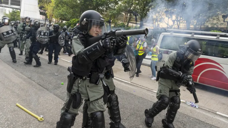 Policija pucala u prosvjednike, jedan te&scaron;ko ranjen u prsa