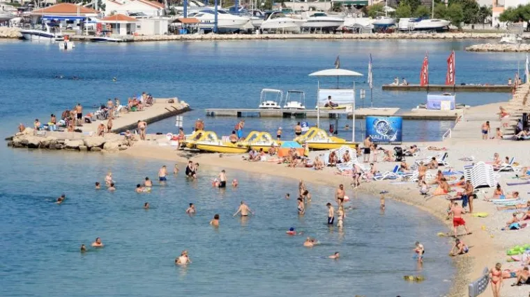 Htjeli jeftino proći: U apartmanu u Vodicama bili dva mjeseca, a onda oti&scaron;li i ostavili dug od 38.000 kn