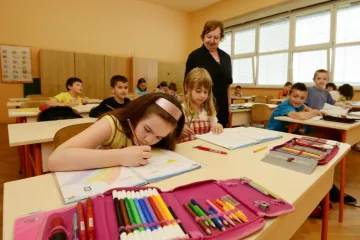 'Politika, roditelji i učenici od učitelja očekuju jako puno, ali što nude zauzvrat? Ne zaboravite na učitelje!'