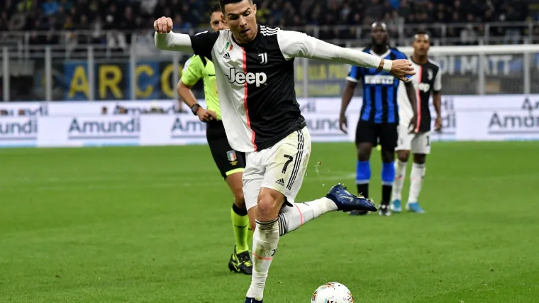 2; Luda utakmica u Milanu, Higuain junak; Ronaldo prodavao lažnjake