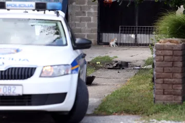 Mladić prijetio ubojstvom i silovanjem 93-godišnjakinji i 62-godišnjakinji, napao ih i ozlijedio