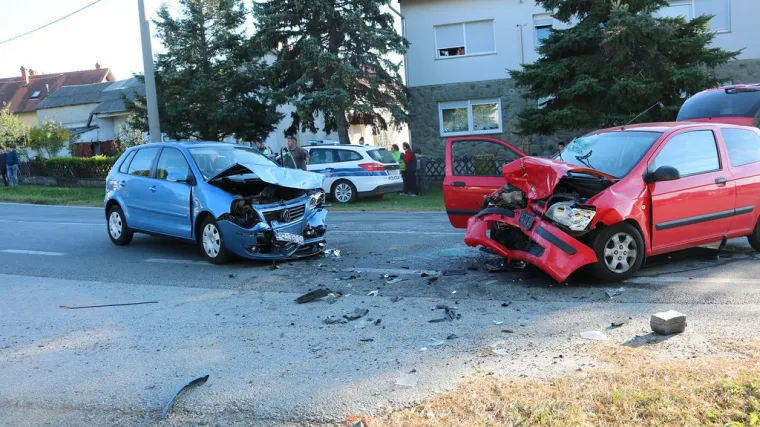 Te&scaron;ka nesreća kod Požege: U sudaru automobila ozlijeđeno dijete i troje odraslih
