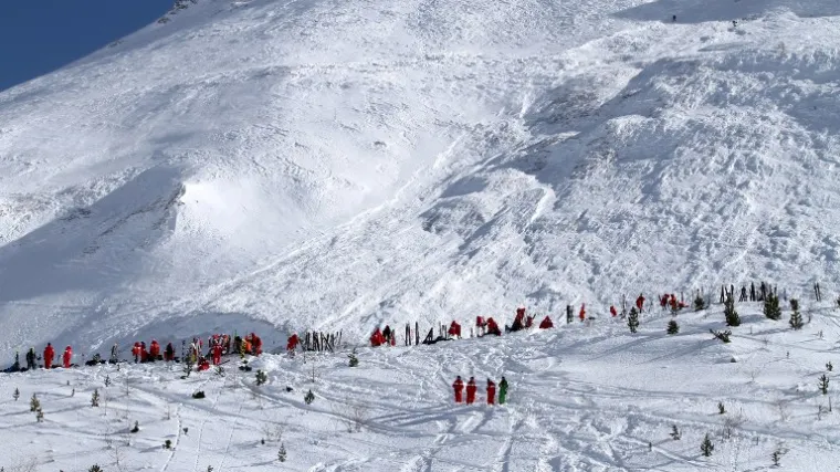 Zarada do 1900 eura mjesečno, 13. i 14. plaća, božićnica, naknada za godi&scaron;nji, smje&scaron;taj...