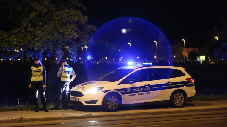 Dvoje ozlijeđenih u prometnoj nesreći na križanju Selske ulice i Zagrebačke avenije u Zagrebu