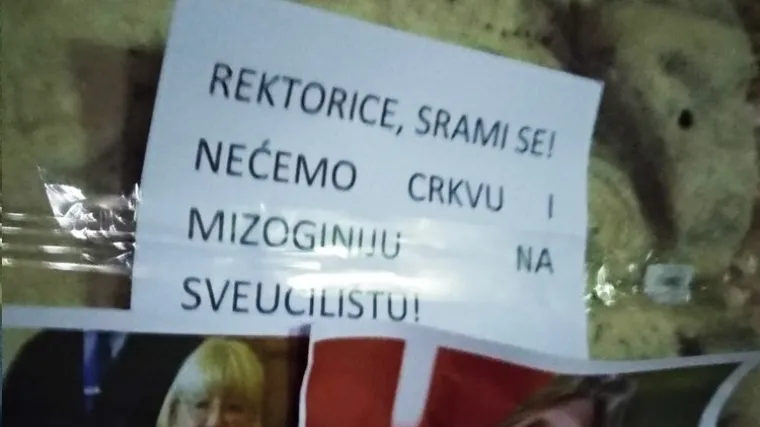 Aktivistkinje napravile akciju u Zadru protiv zabrane pobačaja