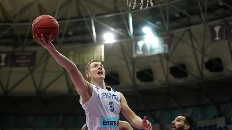 Utakmicu obilježio zabrinjavajući prizor na klupi zagrebačke momčadi