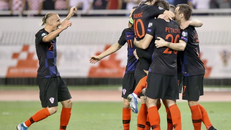 Modrić i Petković bacili krcati Poljud u trans, Modri zabio gol za pamćenje