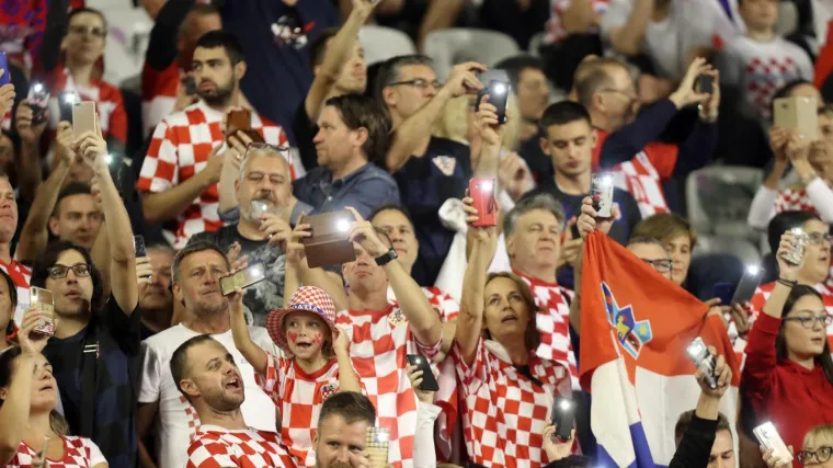 Cijeli stadion na Poljudu na utakmici Hrvatske i Mađarske pjevao pjesmu Mate Mi&scaron;e Kovača