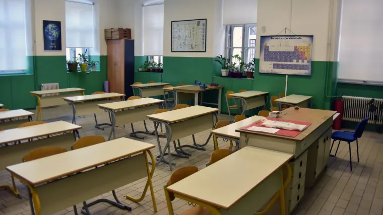 Pa pogledajte samo kolike plaće imaju u susjednoj Sloveniji! Bit će vam sve jasno...