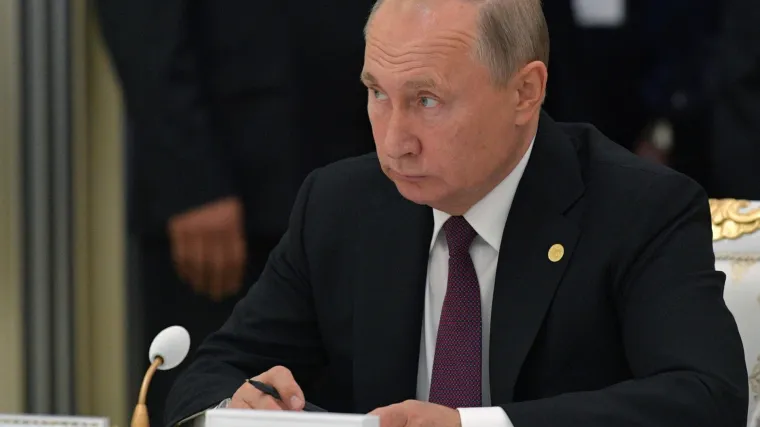 Vladimir Putin: 'Svi koji se nelegitimno nalaze na prostoru Sirije, moraju otići'