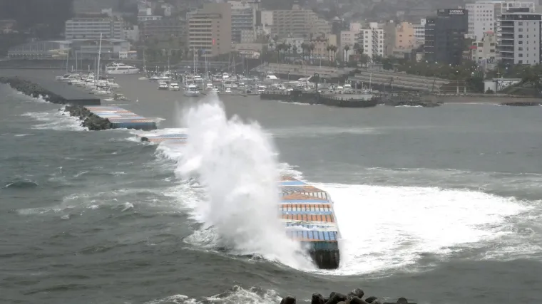 Oluja se kreće brzinom od 225 km/h, dvije osobe poginule, 7 milijuna ljudi pozvano da napusti domove