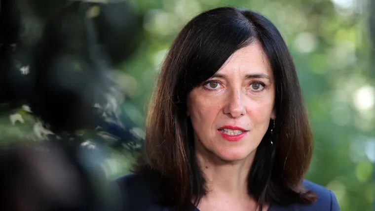 'Vanjskim poslovima, obrani, policiji su povećani koeficijenti. Za&scaron;to ne i &scaron;kolstvu?'