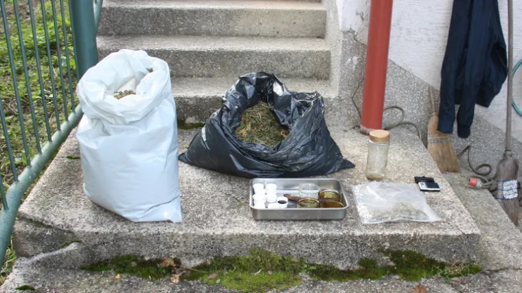 FOTO Zagrebačka policija uhvatila tinejdžera s drogom pa do&scaron;li do puno većeg 'ulova'