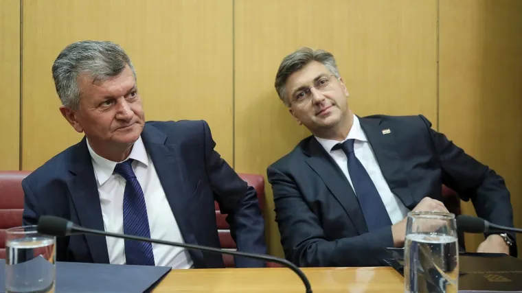 ' Voda je do&scaron;la do grla!'