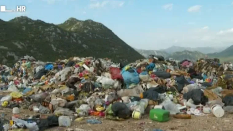 Smeće iz Vrgorca seli u Sinj: 'Sve ide preko na&scaron;ih leđa, ne samo smeće. Sve!'