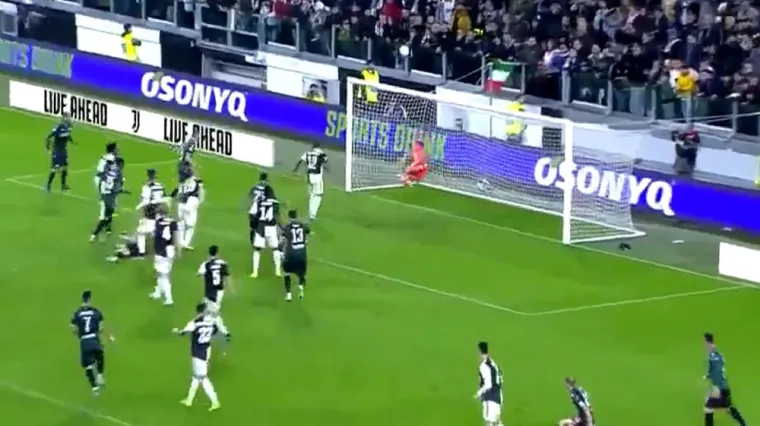 Već je bila na nogama, ali se onda on ukazao