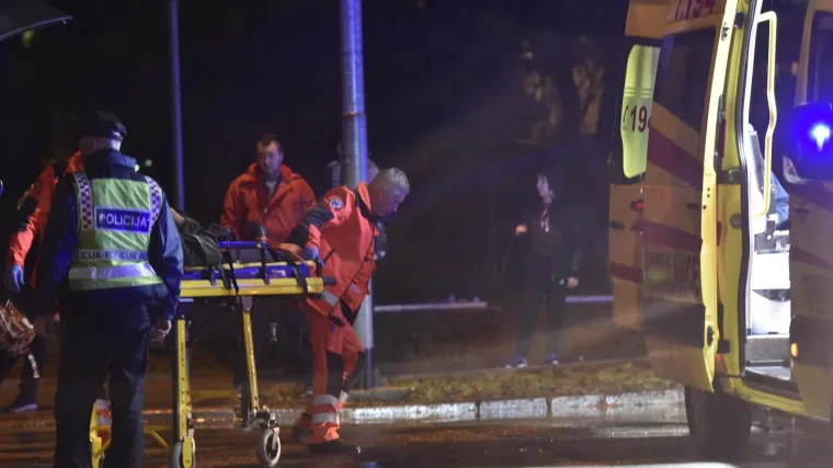 Pijana se zabila u drvo, ona ozlijeđena, putnika morali oživljavati