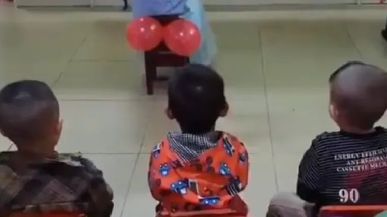 Učiteljica demonstrirala djeci kako se bri&scaron;e stražnjica i osvojila simpatije na internetu