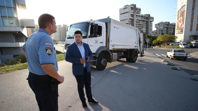 Pranić prijeti: 'Ako treba, odvest ću otpad na Markov trg, ali neće ostati u kamionu'