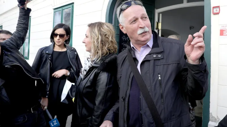 'Čujem da će Vlada osnovati novu skupinu Borg da razumiju ova dva grafa'