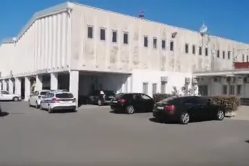 Lopovi su se navodno hrvali sa zaštitarima, oteli im 100.000 eura