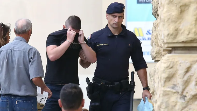 Napadači na Srbe u Uzdolju: Sedmorica od njih 16 su pu&scaron;tena na slobodu