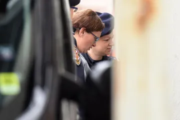 Otac je stigao pijan u 2.15 ujutro, galamio je i lupao po vratima sobe, a onda je Smiljanu udario šakom