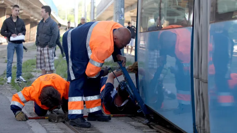 Tramvaj naletio na radnika i ozlijedio ga, odvezla ga hitna pomoć