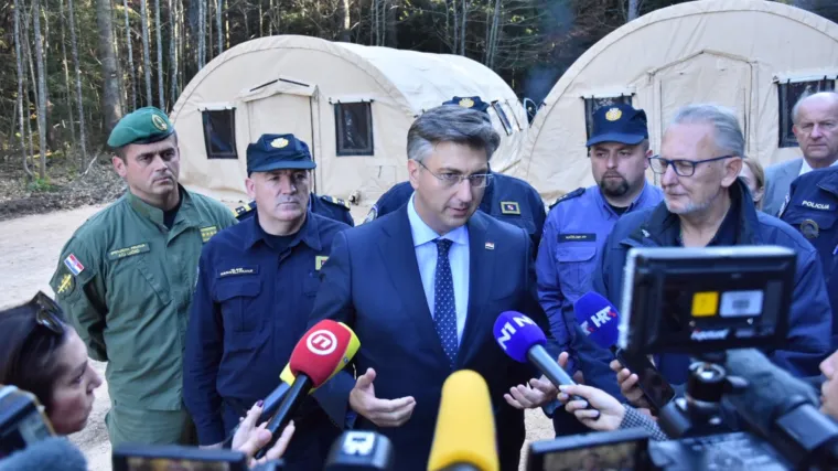 Plenković i Božinović u nadzoru granice s BiH: 'Hrvatska sigurnost je u rukama sjajnih policajaca'