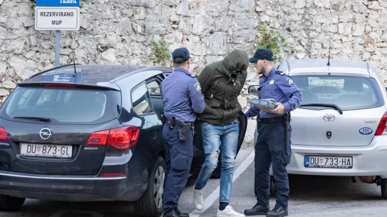 Za&scaron;titarima ukrali utržak Zračne luke i pobjegli na motoru
