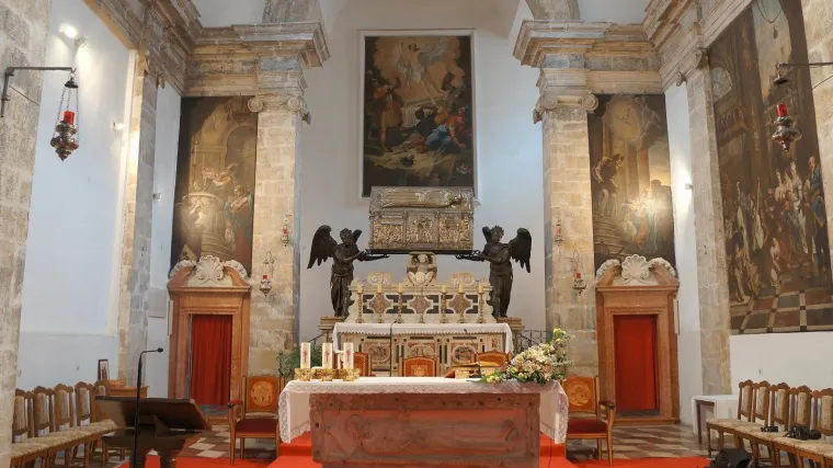 &Scaron;krinja Sv. &Scaron;imuna: Najvrednije djelo srednjovjekovne zlatarske umjetnosti