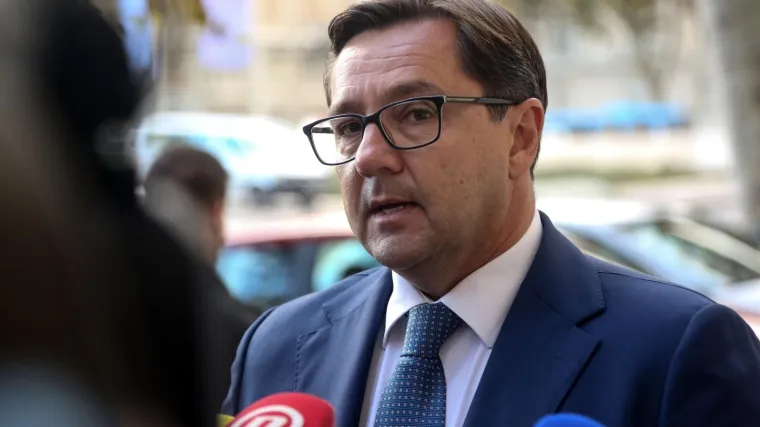 Zatajio je stotine kvadrata skupe kuće s okućnicom u Malinskoj