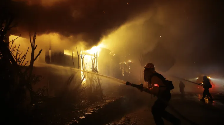 Srbija gori: Na desetak područja bukte požari već dva dana, kanadera nema, traže pomoć Rusije