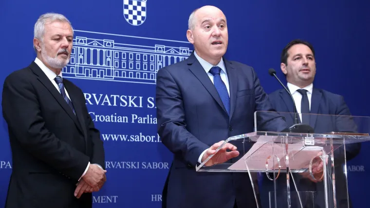HDZ ismijao antikorupcijsku koaliciju pa 'opleo' po Bernardiću: 'Neka bude principijelan i da ostavku'