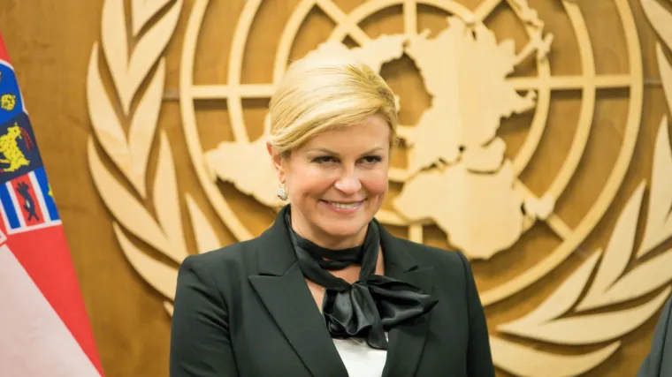 Kako nas planira pridobiti? Pogledajte ove hvalospjeve