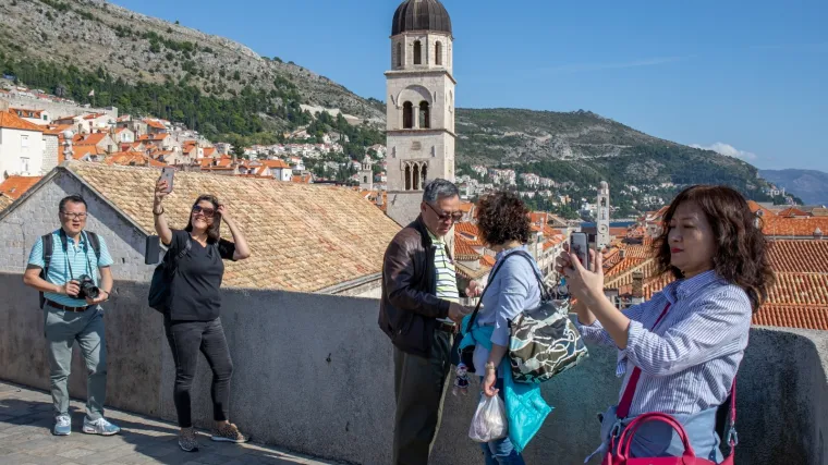 'Vlakovi su spori i često se kvare, ljudi sjede po kafićima, ovaj grad je dosadan'