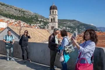'Vlakovi su spori i često se kvare, ljudi sjede po kafićima, ovaj grad je dosadan'