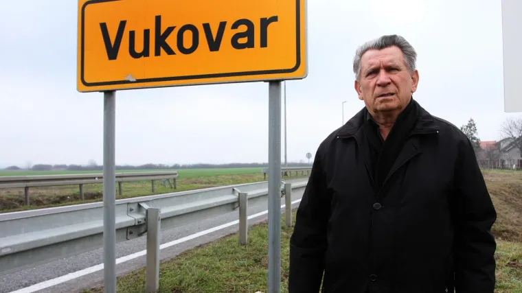 Obustavljen postupak protiv Živkovića zbog razbijanja ćirilične ploče: 'Pravda je pobijedila'