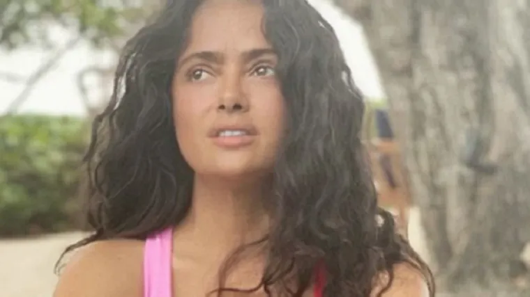 Salma Hayek u bikiniju pokazala nevjerojatno tijelo, fanovi pali u trans