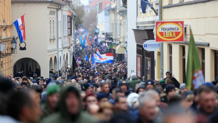 Vukovar uoči Kolone sjećanja: 'Predsjednički kandidati bi se trebali suzdržati od kampanje u koloni'