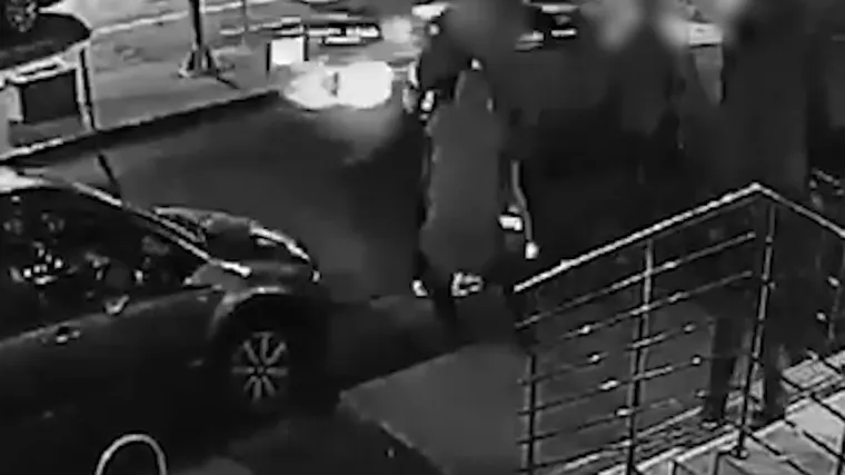 Uznemirujuća snimka brutalnog ubojstva navijača u Beogradu: Napadač ispalio pet metaka u njega