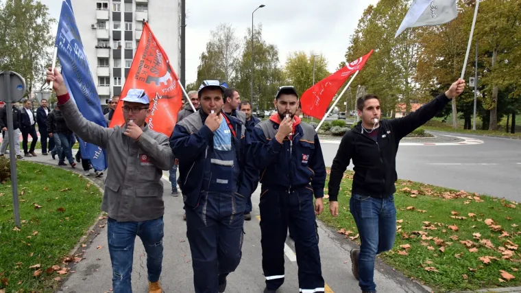 Radnici Đure Đakovića nastavili &scaron;trajk i najavili: 'Ako ne dobijemo plaće, idemo pred Banske dvore!'