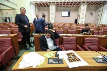 Saborski zaštitari opet imali posla zbog Pernara: Nakon svađe s Brkićem izbačen iz Sabora