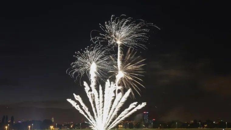 U nijednom scenariju ovakvo paljenje vatrometa ne može zavr&scaron;iti dobro