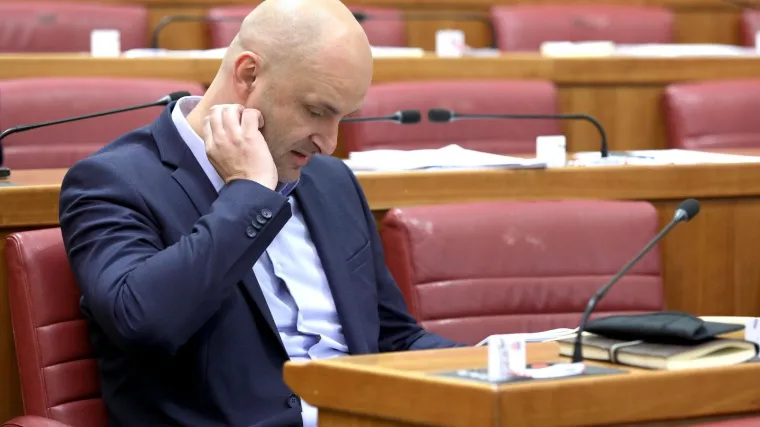 'Želimo vidjeti ima li u ovoj državi jedno tijelo koje će reagirati na nezakonitosti i korupciju?'