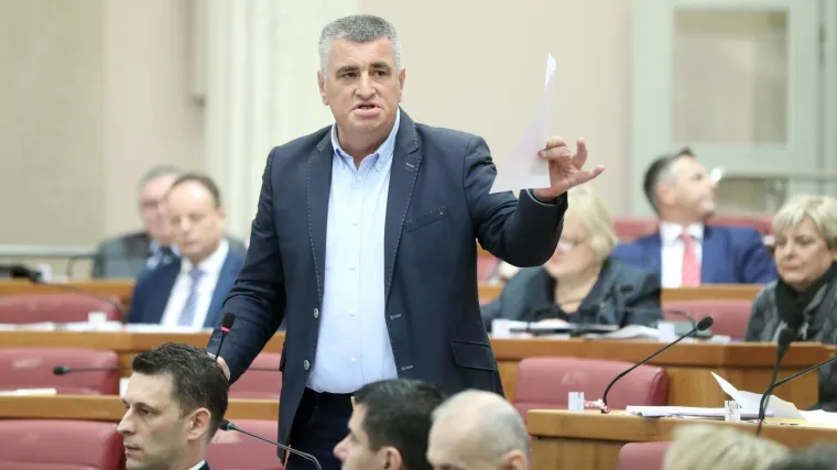 Bulj nakon sukoba izbačen iz Sabora! 'Samo Srbija i Hrvatska slave Dan antifa&scaron;ističke borbe'