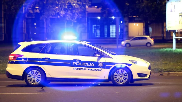 Pijan vikao i omalovažavao policajce jer mu konobarica nije dala alkohol: Dobio 2 mjeseca zatvora