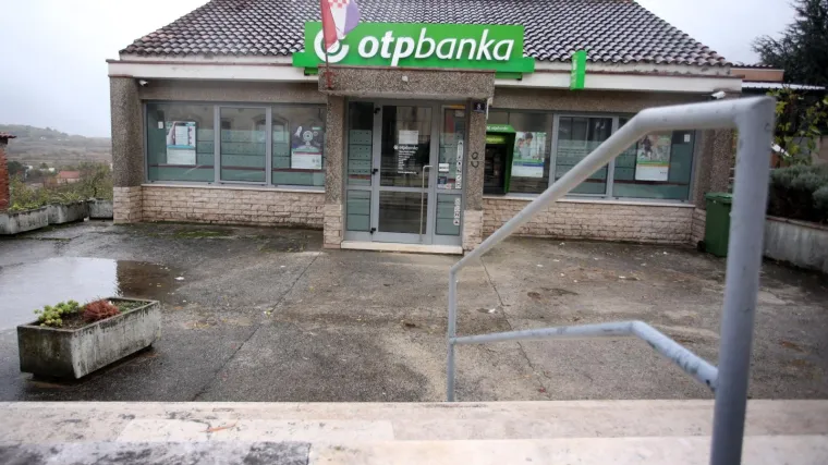 Nevjerojatna krađa u Vrlici: Voditelj banke uzeo 11 milijuna kuna iz sefa i zbrisao preko granice